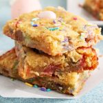 chocolate mini egg easter blondies