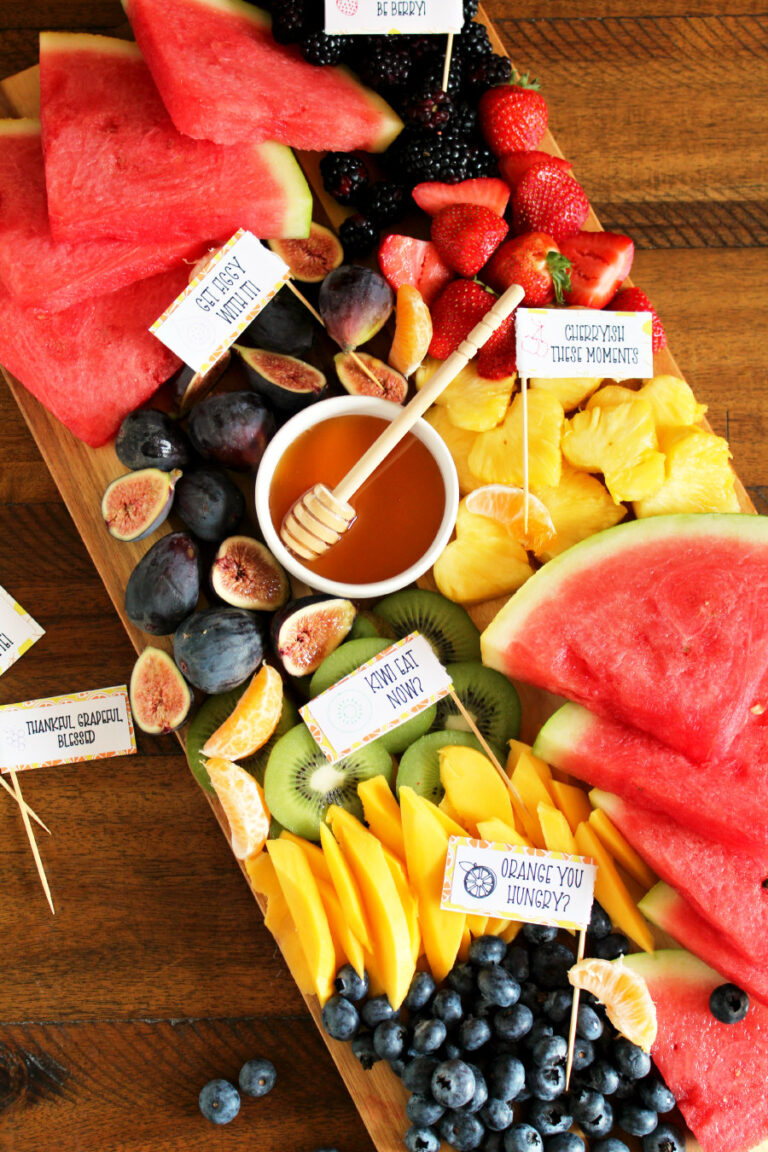 How to Make a Fruit Charcuterie Board